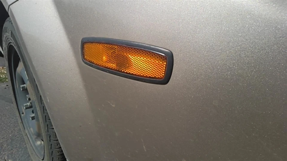 Passenger Corner/Park Light Side Marker Fits 04-08 FORENZA 30683132 - Image 1 of 4