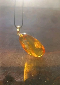 Pendant Genuine BALTIC AMBER Cord Gold Plated 18k 5.2g - Picture 1 of 6