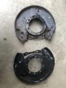 1979-85 Toyota 4x4 4WD Pickup / 4Runner Solid Axle Brake Dust Shield L & R - Picture 1 of 2
