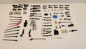 Grandi accessori armi Star Wars pezzi e parti lotto di 82 TCW - Foto 1 di 9