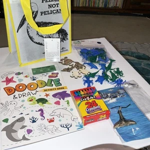 SEAWORLD REUSABLE BAG,BUNDLE NECKLACE, Plastic Wild Animals , POUCH,PLUS MORE - Picture 1 of 15