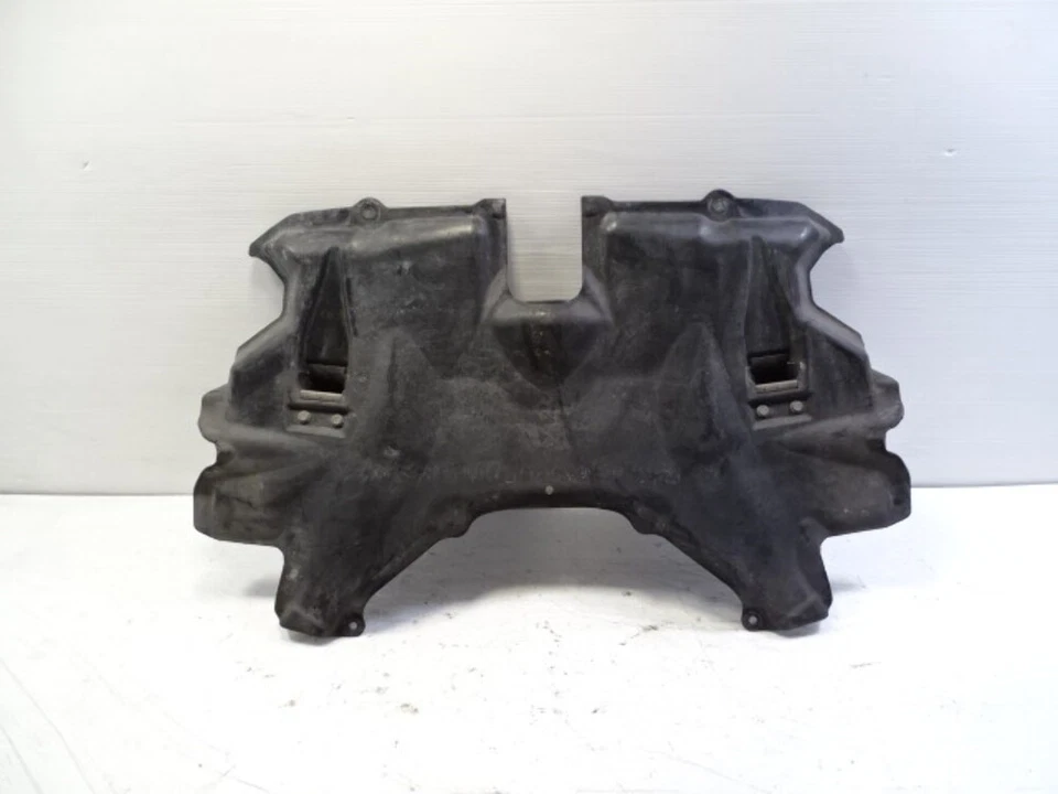 Mercedes R230 SL55 SL500 брызговик, центральный передний, 2305240730 - Изображение 1 из 3