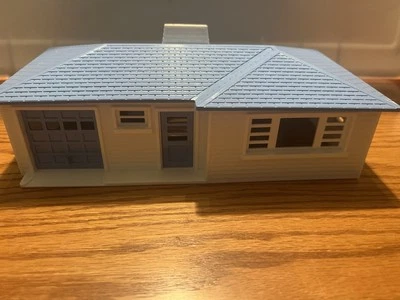 Plasticville RH-1 Ranch House O Scale White & Blue Excellent Condition Box - Image 1 of 4