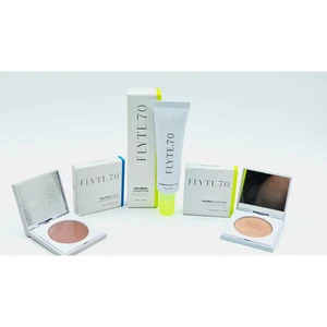Flyte 70 GlowBack Brightening Primer - Hazy Cheek Creme + Creme to Powder Hilighter - Bild 1 von 13