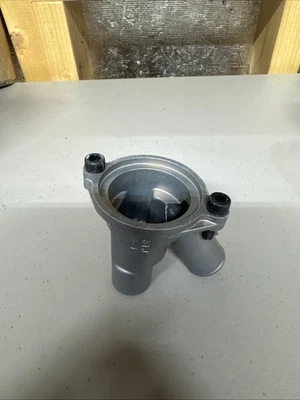 Nueva carcasa de termostato Yamaha 95-07 YXF600R #3TJ-12413-00 FABRICANTE DE EQUIPOS ORIGINALES Foto 1 de 4