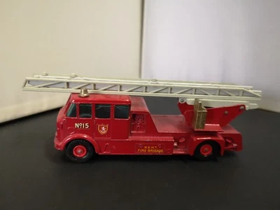 B619-MATCHBOX KING SIZE K-15 MERRYWEATHER FIRE ENGINE - Image 1 of 4