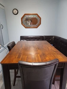 Large Kitchen Or Dining Room Table Will Extend Out Hardly Ever Used Excellent - Picture 1 of 1