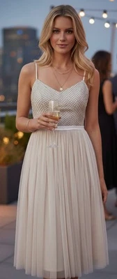 Vestido de tule com miçangas Agulha e Fio Coppelia Balé Natural Tamanho 12 Novo com etiquetas - Imagem 1 de 4