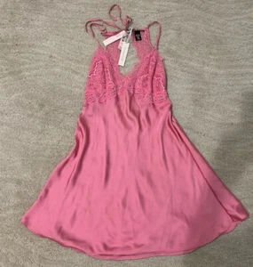 Victoria's Secret pink lace plunge open-back slip, one piece, SZ S, BNWT* - Picture 1 of 5