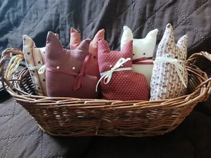 Hand Crafted Six Stuffed Kitty Cats In Wicker Basket Bed Brown White Ribbons  - Picture 1 of 7