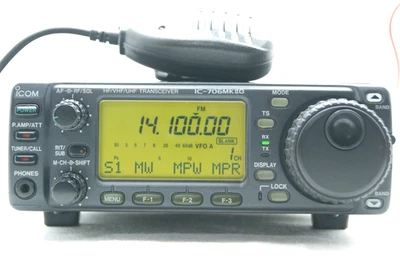 Mars Mod Icom IC-706 MKIIGM HF/VHF/UHF Transceiver 50W + Box + Mikrofon Guter Zustand - Bild 1 von 4
