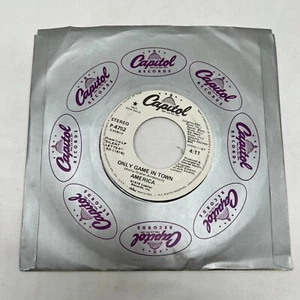 AMERICA - ONLY GAME IN TOWN - PROMO - CAPITOL P-4752 - 45 Record NM - Imagen 1 de 4