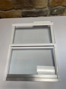 Frigidaire refrigerator glass shelf assembly # 5304530902, model GRFS2853AF4 - Picture 1 of 6