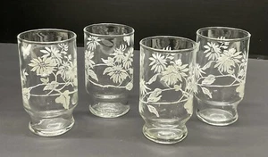Vintage Set of 4 Clear Glass White Floral Juice Drinking Glasses MCM - Picture 1 of 12