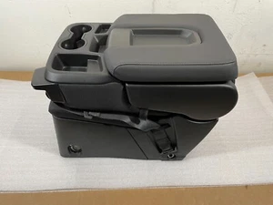 19-23 OEM NTO SILVERADO EBONY CLOTH CENTER JUMP SEAT...STORAGE AND VENTS...RARE - Picture 1 of 19