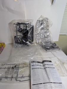 Kit modelo pistones móviles y manivela escala 1:4 motor V-8 visible Revell 85-8883 - Imagen 1 de 16