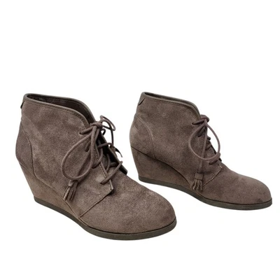 Botines de cuña Madden Girl talla 9,5 M para mujer Dallyy topo imitación gamuza borlas con cordones Foto 1 de 4