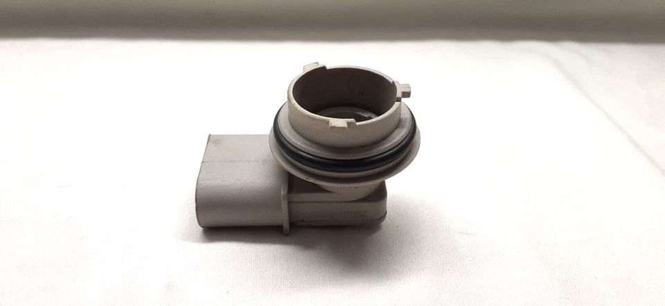 VOLKSWAGEN BEETLE 1999-2010 GRIS 3 PINES INTERMITENTE TOMA ORIGINAL VOLKSWAGEN Foto 1 de 4