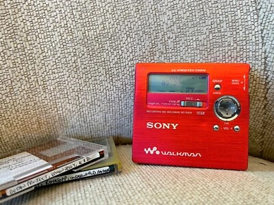 Sony MZ-R909 Mini Disc Player/Recorder Walkman.   284 - Image 1 of 4