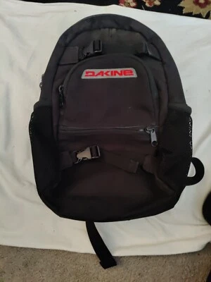 Mochila Dakine Grom 13L negra Foto 1 de 3