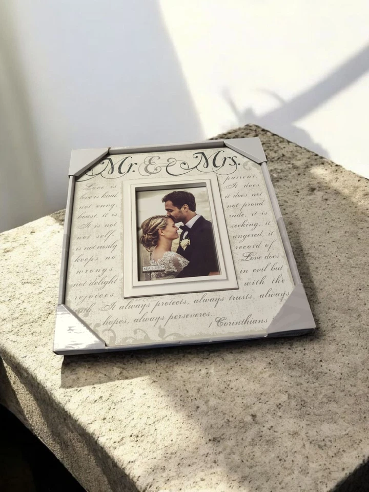 Malden Designs - Verso Corinthians - Mr. & Mrs. 5x7 cuadro 12x13 marco boda Foto 1 de 1