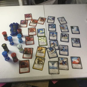 Monsuno Combat Figuren Spielzeug Konvolut 4 Figuren inkl. 26 Karten 8 Core Lot - Bild 1 von 13