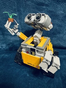 LEGO Ideas: Wall-E (21303) - Picture 1 of 6