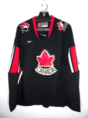 Camiseta deportiva de hockey vintage Nike Team Canada XL para hombre roja negra IIHF olímpica visitante Foto 1 de 4