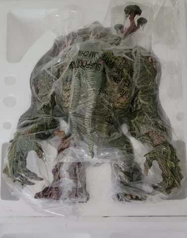 MONDO Man-Thing JAMES GROMAN Regular Edition X/1000 12" Designer Vinyl Figure Cover