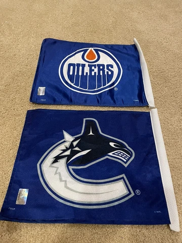 Edmonton oilers/Vancouver canucks  flag combo lot Cover