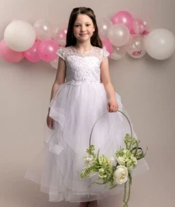 Vestido de encaje blanco para niñas con falda en capas y corsé trasero para bodas y comunión - Imagen 1 de 9