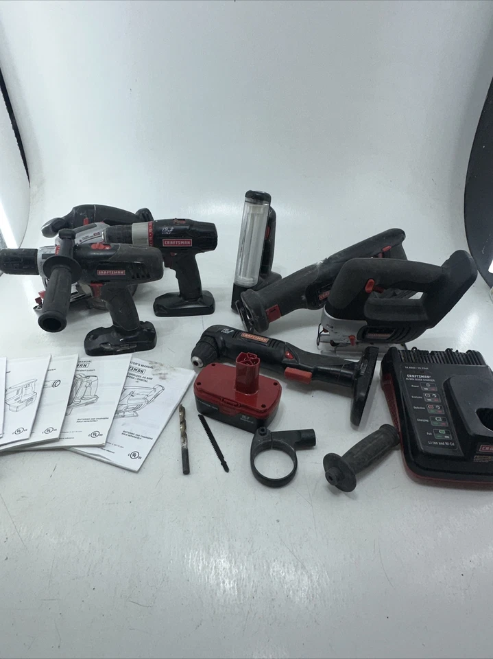 CRAFTSMAN 7 Tool Set 19.2 VOLT CORDLESS Drill Driver Recip/Circular Saw-Light - Image 1 of 4