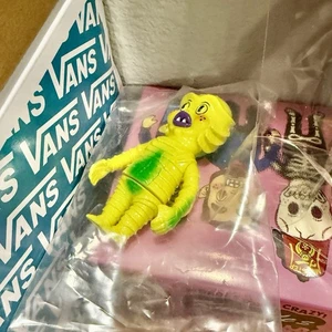 Mini Sofubi HEADLOCK STUDIO KID CREATURE AMARILLO DCON EXCLUSIVO 2025 EN MANO - Imagen 1 de 1