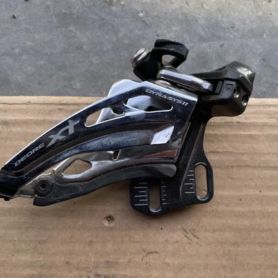 Shimano Deore XT FD-M8020-E 2x11 E-Type, Side-Swing, Front-Pull Front Derailleur - Image 1 of 2