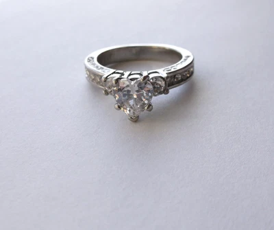 10kt White Gold & Diamond Heart Engagement Ring w/14 Smaller Diamonds ~ sz. 7 - Image 1 of 4