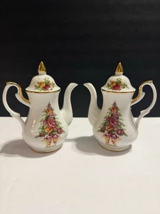 Royal Albert Old Country Roses Christmas Tree Teapot Salt & Pepper Shakers 5.5” - Picture 1 of 7