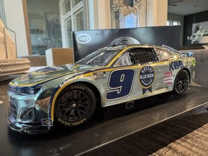 Chase Elliott 2024 Color Chrome KBB.com NASCAR Lionel Elite 1/24 Diecast Car - Picture 1 of 20