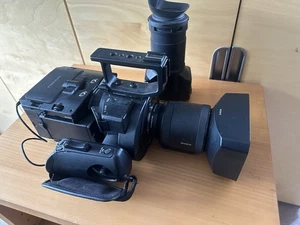 Sony fS700 RH Camcorder Video Camera with Accessories - Picture 1 of 5