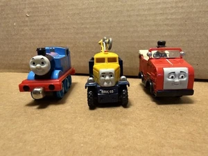Thomas el Tren y Amigos Lote de 3 vagones de tren de juguete magnéticos y diecast - Imagen 1 de 7