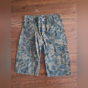 H&M Cargo-Shorts Jungen 7/8 grün Map Camouflage - Bild 1 von 7
