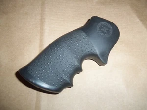 MONOGRIP HOGUE ~ Pat. 4199887 257166 ~ Pistol Hand Gun Grips - Rubber / Black - Picture 1 of 4
