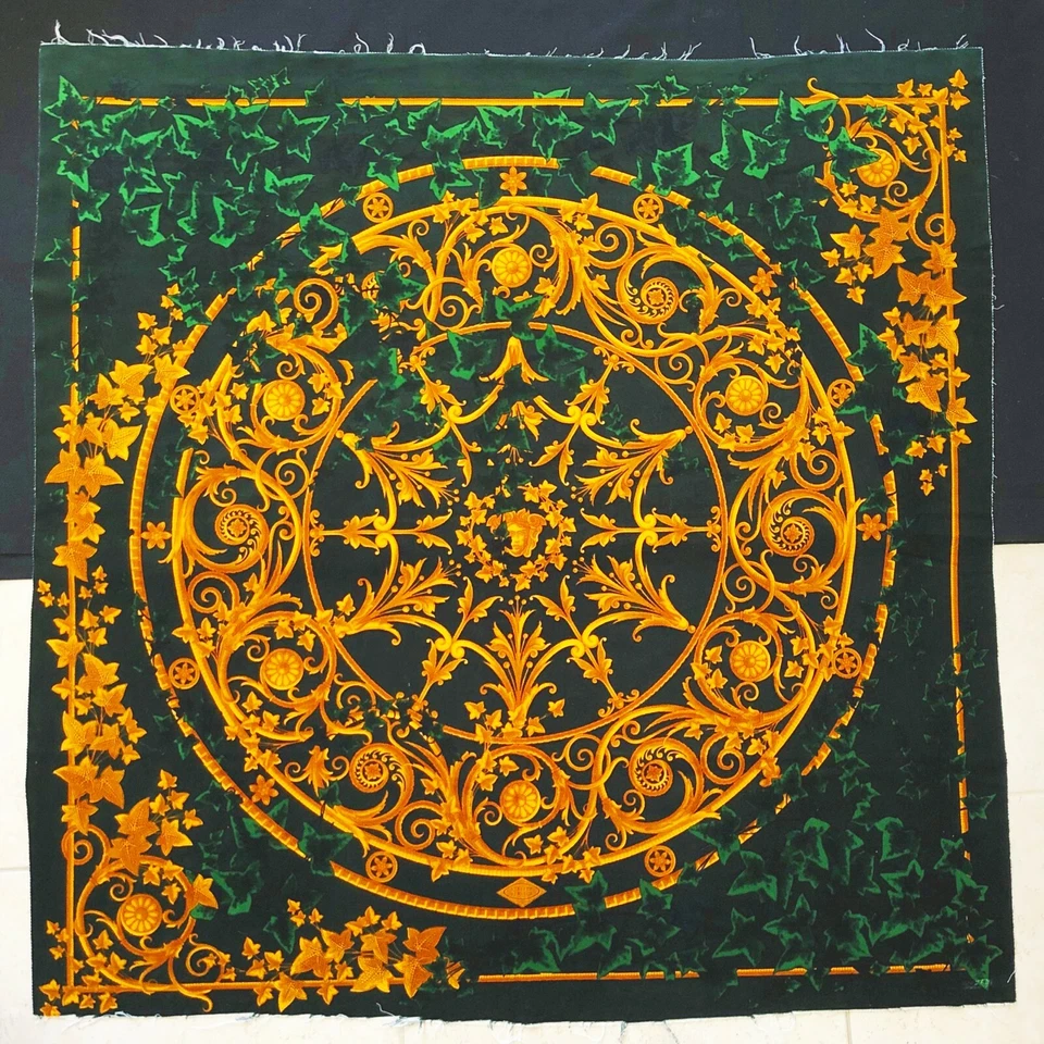 GIANNI VERSACE Panel Tela Terciopelo Verde Barroco Medusa e Hiedra Estampado Talla 52" Foto 1 de 4