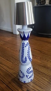 Clase Azul Reposado Tequila White And Blue Empty Bottle With Light Stopper - Picture 1 of 5