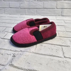 Beck Girls Wool Slippers UK 8.5 Kids Pink Black Warm Cozy Indoor Shoes Non Slip - Picture 1 of 6