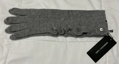 NWT Forte 100% Cashmere Gray Gloves with Ruffles & Faux Buttons at Wrist - Image 1 of 4