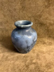 Vintage 1930s Camark  art pottery Camden Arkansas blue mottled mini bulbus Vase - Picture 1 of 8