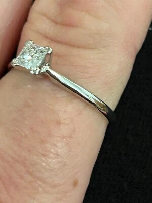 Солитер платиновый ограненный принцессой 0,45 карата SI2 E - Изображение 1 из 4