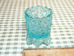 Vintage LG WRIGHT Glas Gänseblümchen & Knopf Saphirblau Zahnstocher Halter - Bild 1 von 5