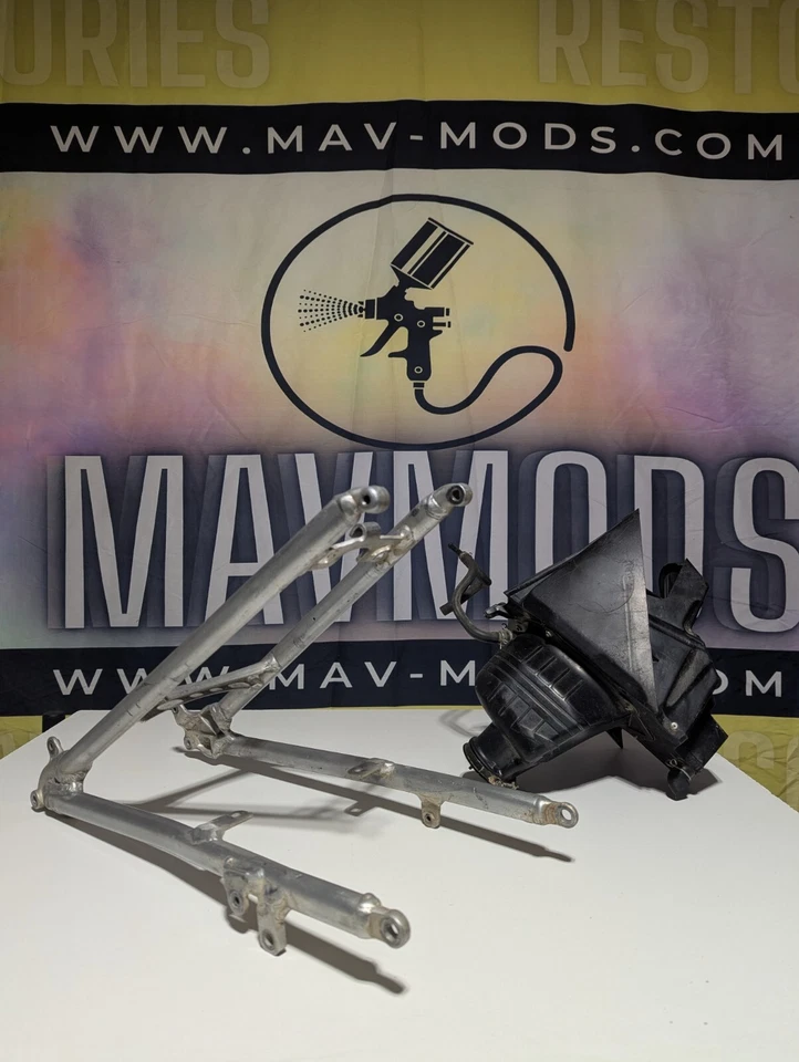 Honda CRF250R CRF 250R 2005 OEM usado subchasis recto subchasis admisión de caja de aire Foto 1 de 4