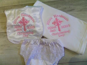 PERSONALISED CHRISTENING / BAPTISM SET - BLANKET , SATIN BIB AND PANTS -DIFF COL - Bild 1 von 1
